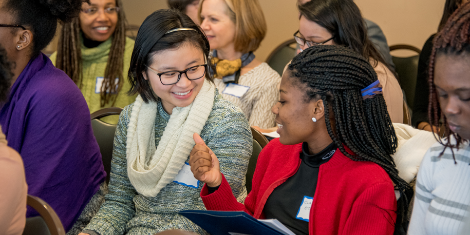 Photo: Students in dialogue